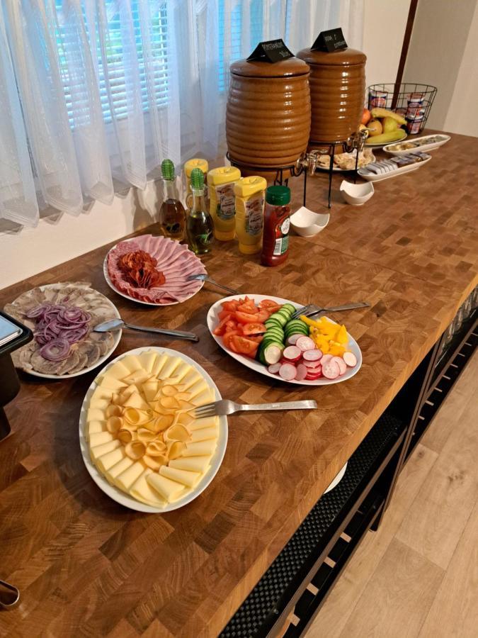 Penzion A Pizzerie Na Zalozne Kobylí Eksteriør bilde