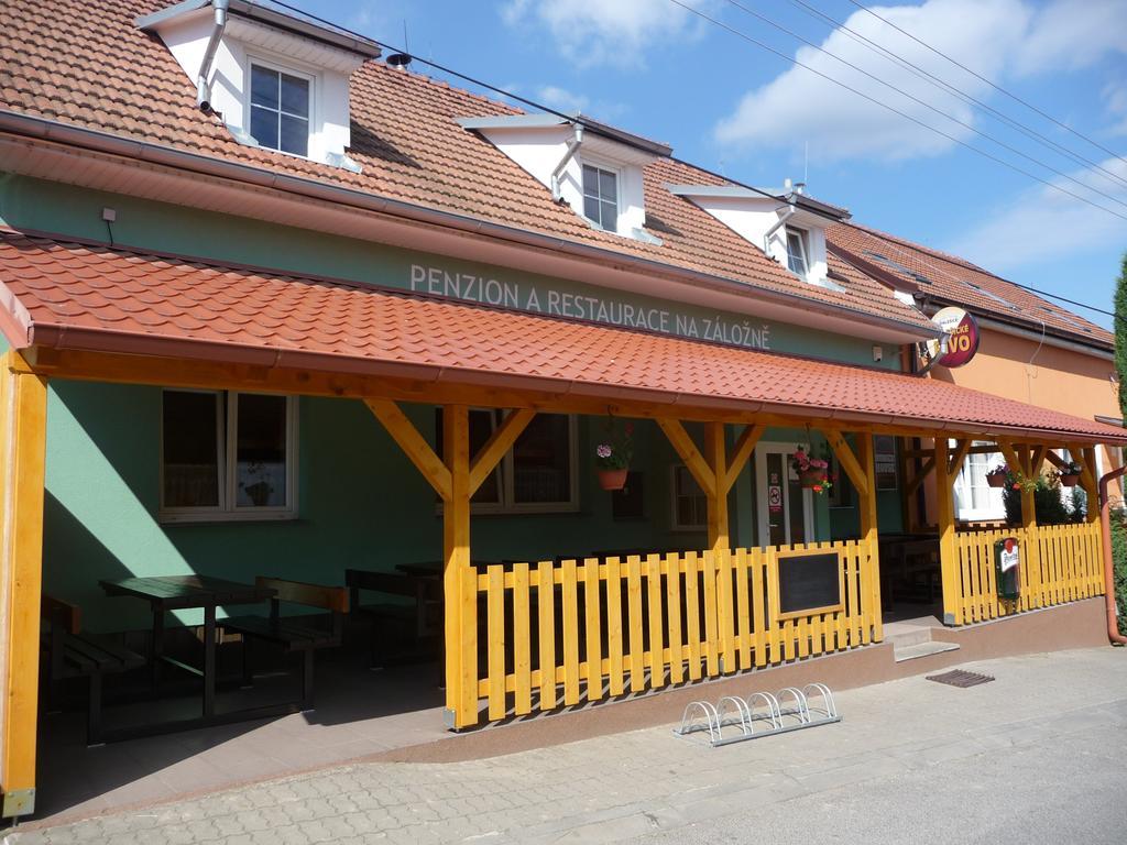 Penzion A Pizzerie Na Zalozne Kobylí Eksteriør bilde